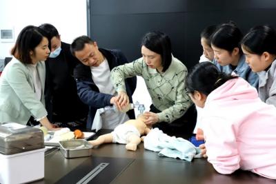 强基赋能—市人民医院赴市二人民医院开展新生儿复苏培训