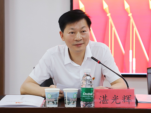 湛光辉.jpg